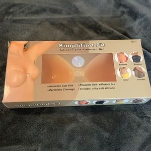 Simplified Fit silicone self adhesive bra